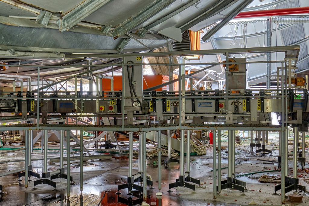 club soda hdr belgie urbex spa belgique belgium decay verlaten fabriek usine factory spawater bronwater ingestort lost abandoned